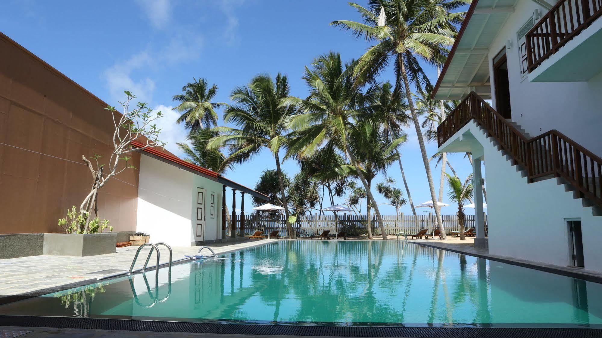 The Beach Hotel Oasis Bridge Хикадува Екстериор снимка